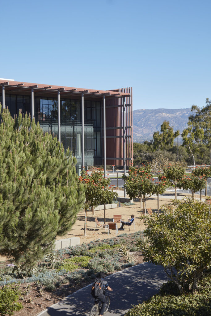 UC_IEE_N4_medium UC_IEE_N4_medium