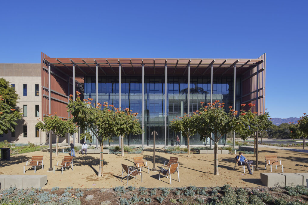 UC_IEE_medium UC_IEE_medium