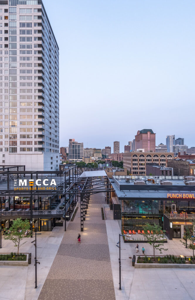 Milwaukee_Entertainment_Block_Milwaukee_Entertainment_Block_N3_medium