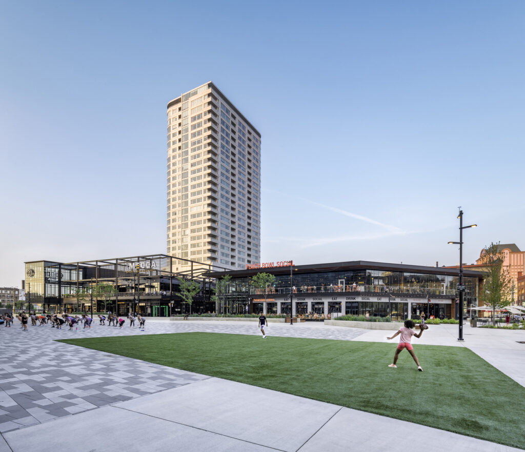 Milwaukee_Entertainment_Block_Milwaukee_Entertainment_Block_N4_medium